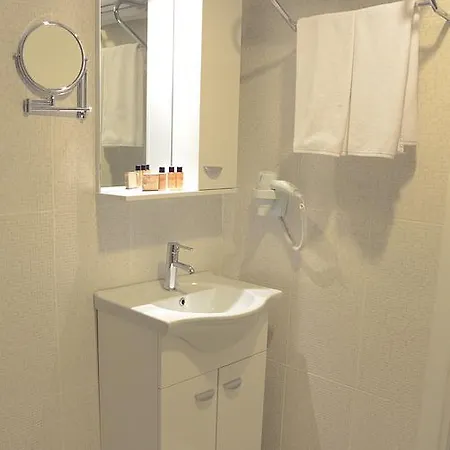 Hotel Parion House