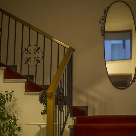 Hotel Parion House