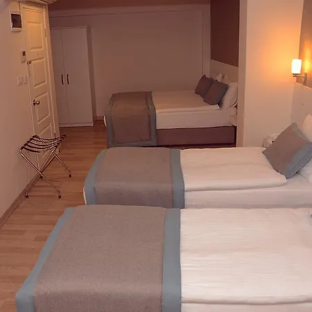 Parionhouse Hotel