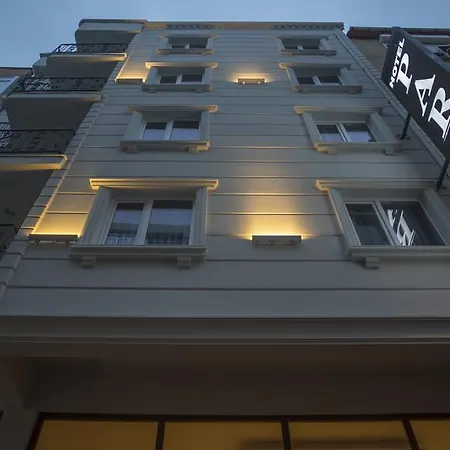 Parionhouse Hotel 4*