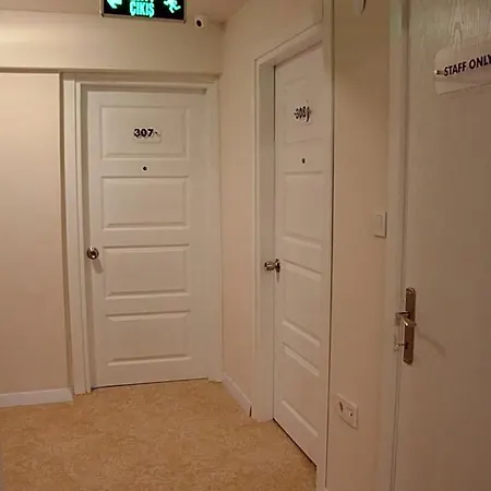 Hotel Parionhouse 4*