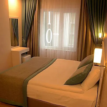 Parionhouse Hotel
