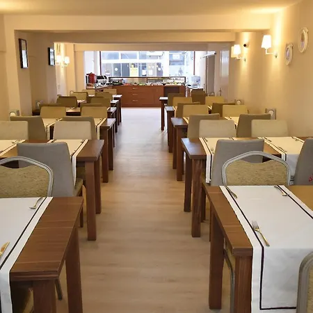 Parionhouse Hotel
